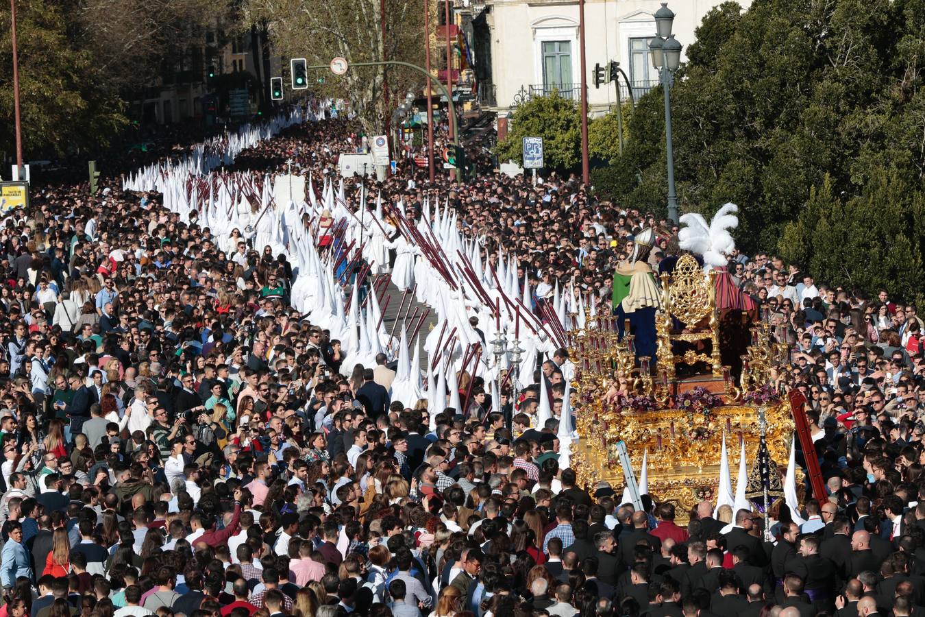 En fotos, Triana se vuelca con la Hermandad de San Gonzalo en este Lunes Santo - Semana Santa de Sevilla 2018