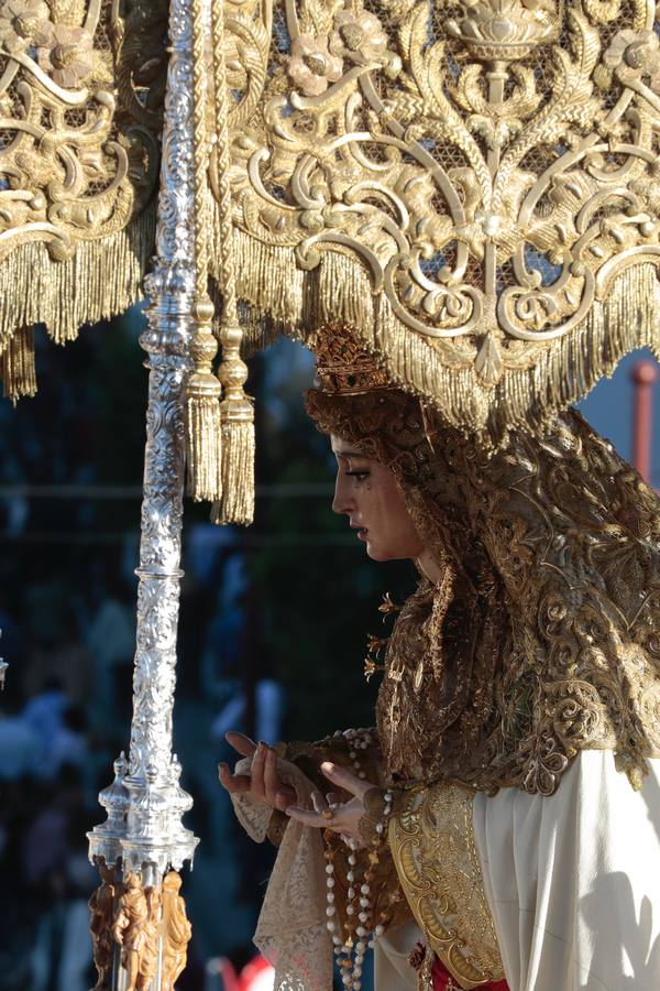 En fotos, Triana se vuelca con la Hermandad de San Gonzalo en este Lunes Santo - Semana Santa de Sevilla 2018