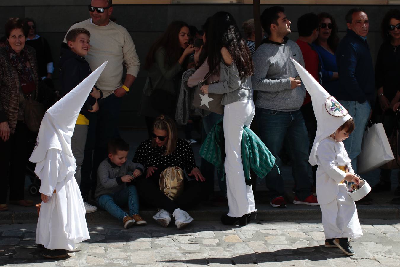 En fotos, Triana se vuelca con la Hermandad de San Gonzalo en este Lunes Santo - Semana Santa de Sevilla 2018