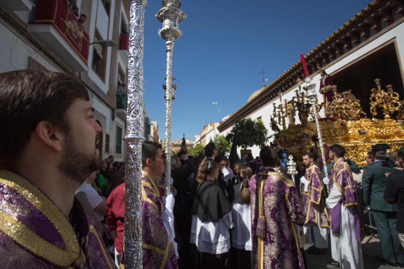 En fotos, la Hermandad de Santa Genoveva realizando su estación de penitencia el Lunes Santo - Semana Santa de Sevilla 2018