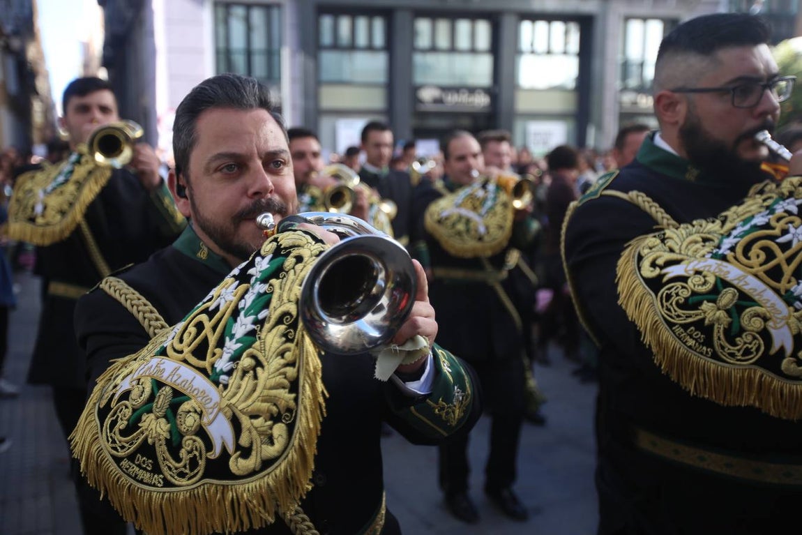 FOTOS: El Nazareno del Amor en la Semana Santa de Cádiz 2018