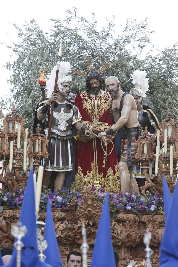 En fotos, el popular cortejo del Prendimiento en la Semana Santa de Córdoba 2018