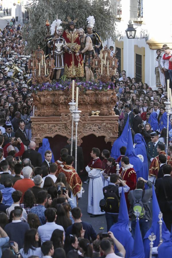 En fotos, el popular cortejo del Prendimiento en la Semana Santa de Córdoba 2018