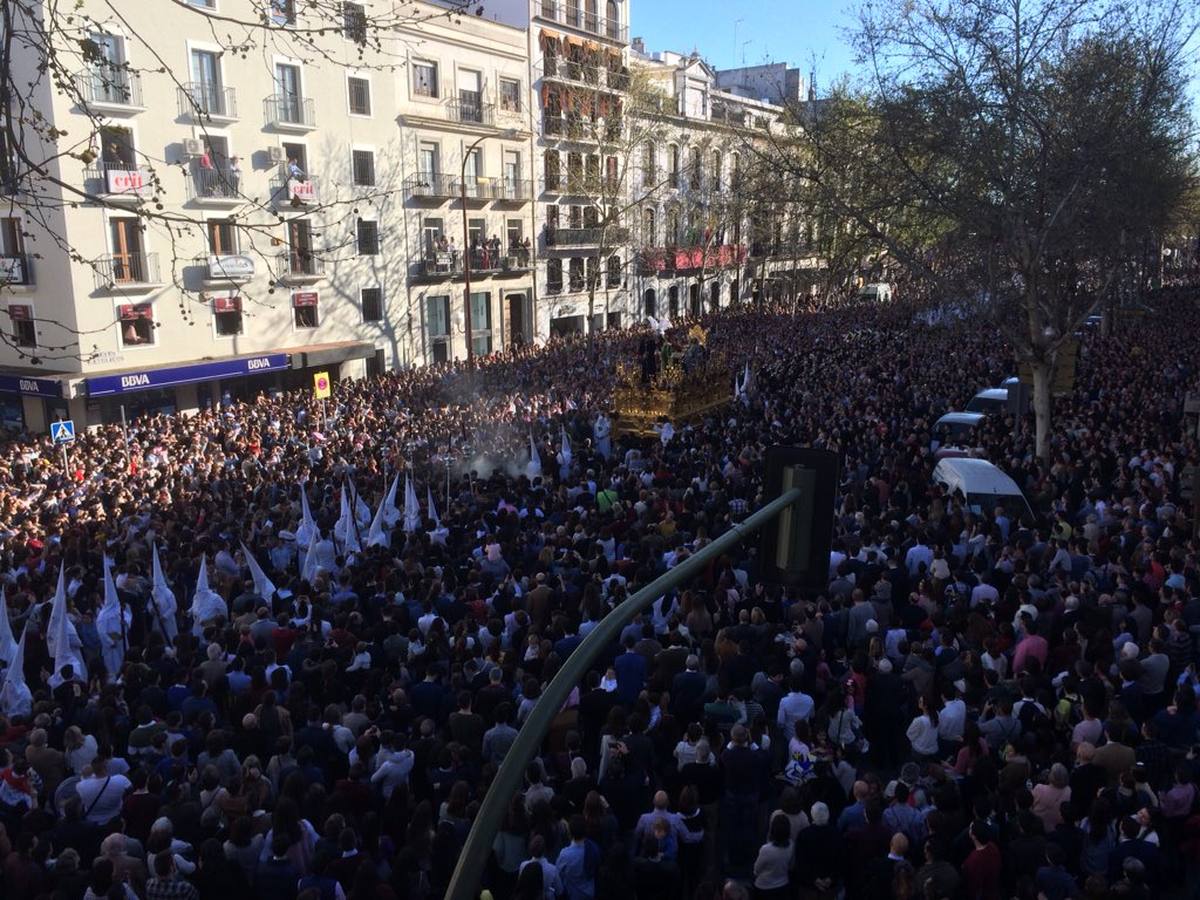 #SsantaSevABC: El Lunes Santo tras el objetivo de los lectores de ABC de Sevilla