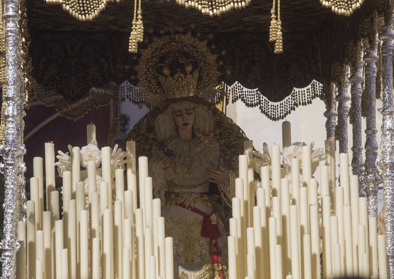 En fotos, la salida triunfal de San Benito en la Semana Santa de Sevilla 2018