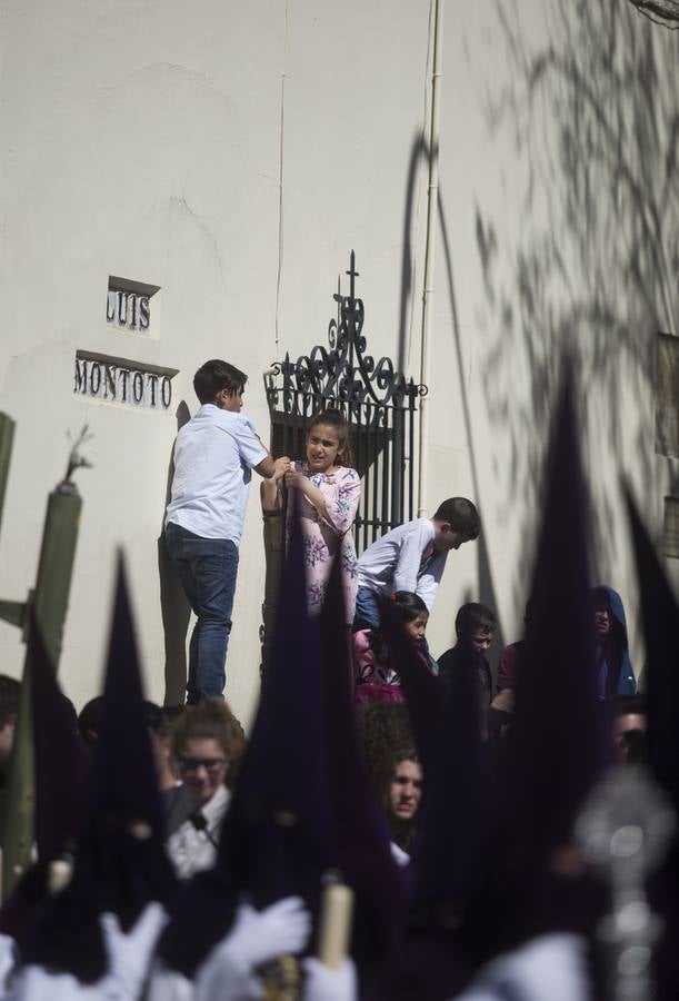 En fotos, la salida triunfal de San Benito en la Semana Santa de Sevilla 2018