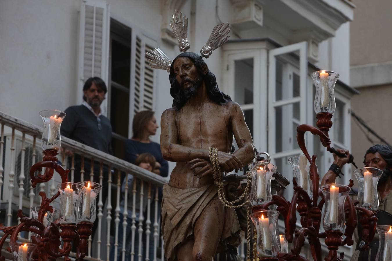 La cofradía de Columna el Martes Santo por la Tacita de Plata