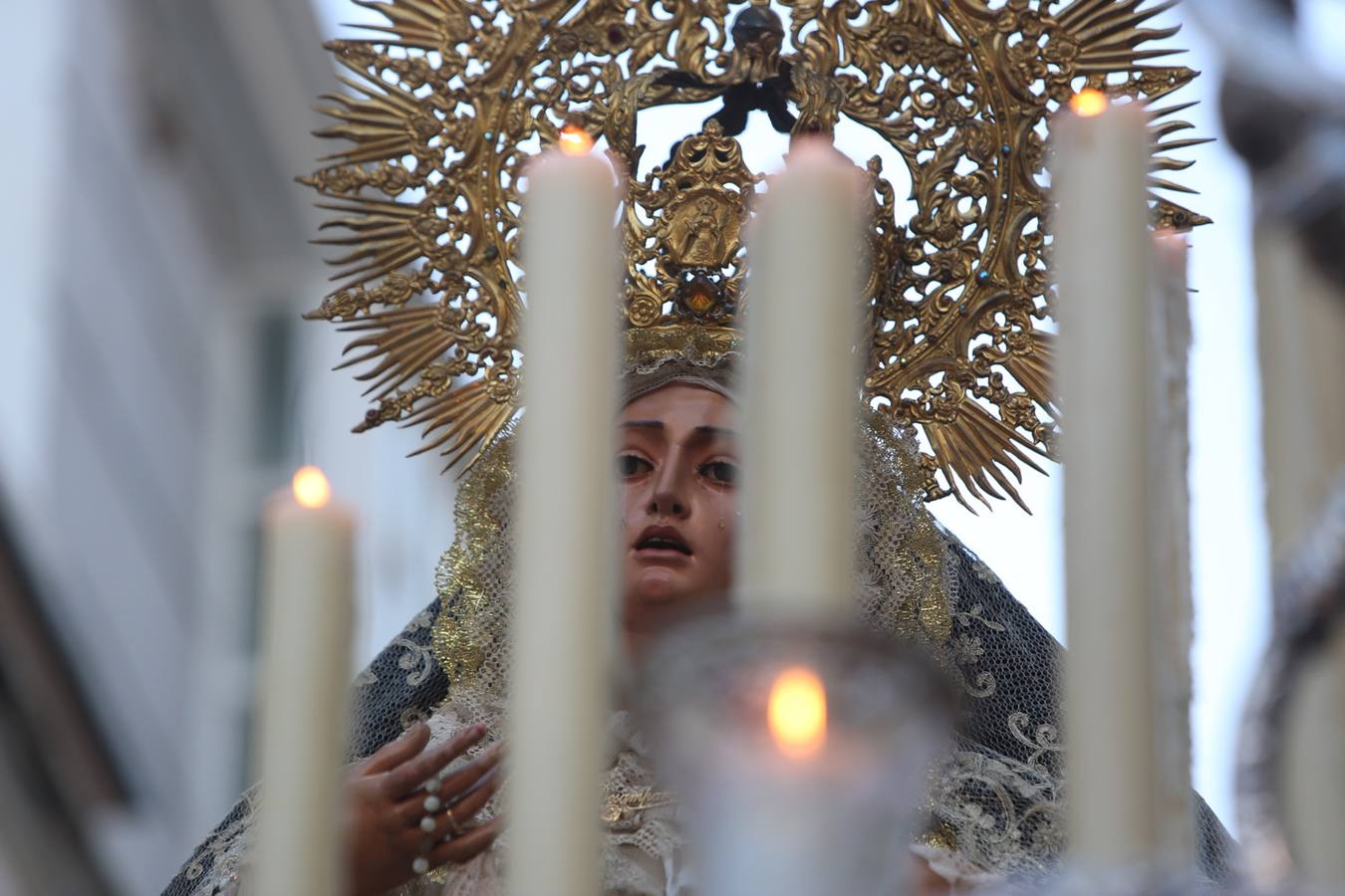 El Caído procesiona por Cádiz el Martes Santo