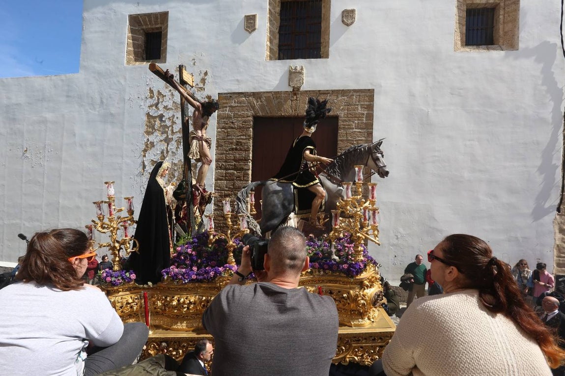 La cofradía de Las Aguas sale de Santa Cruz