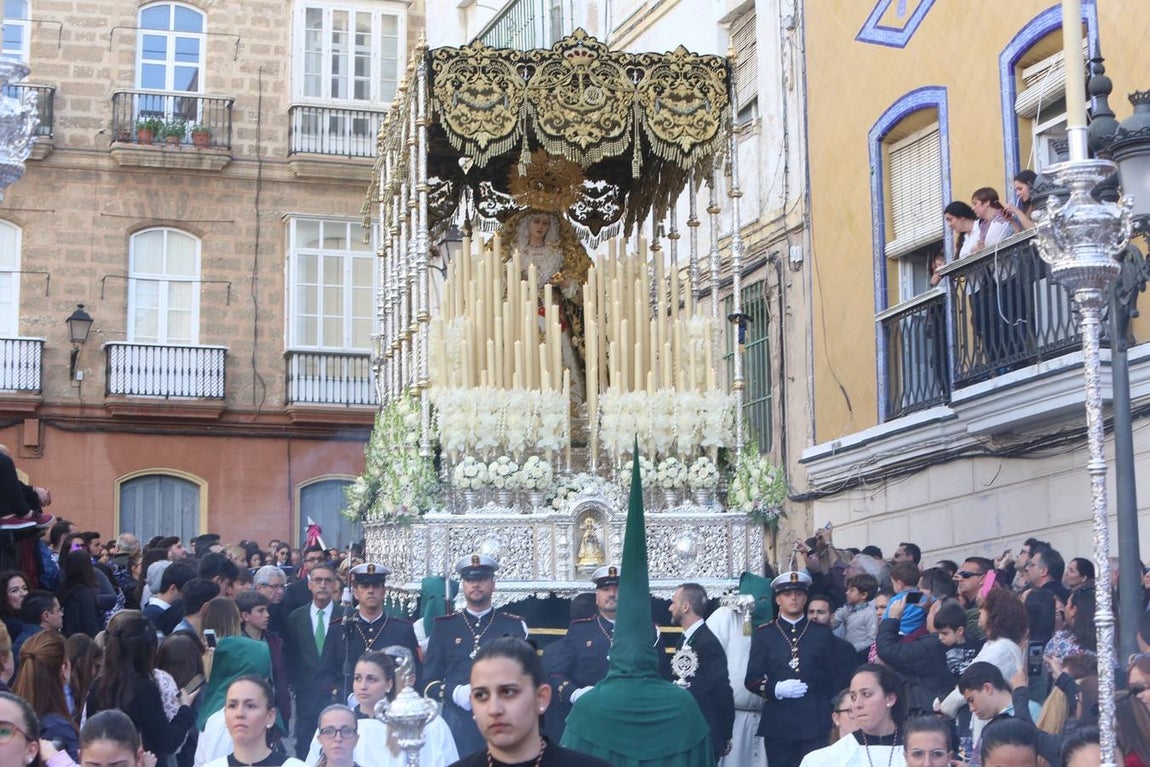El ministro de Asuntos Exteriores en la salida de Cigarreras