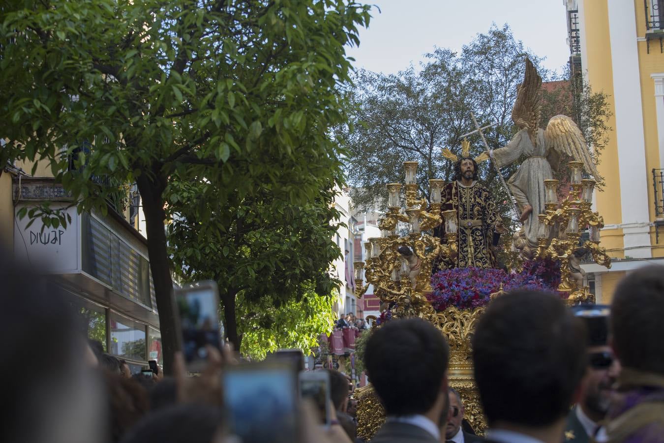 En fotos, Montesión en la Semana Santa de Sevilla 2018