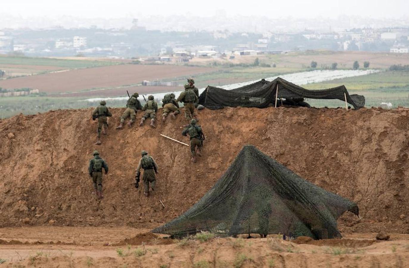 El ejército israelí se encuentra en alerta por lo que se han desplegado tropas por la frontera con motivo del Día de la Tierra que se celebra hoy en Palestina. 