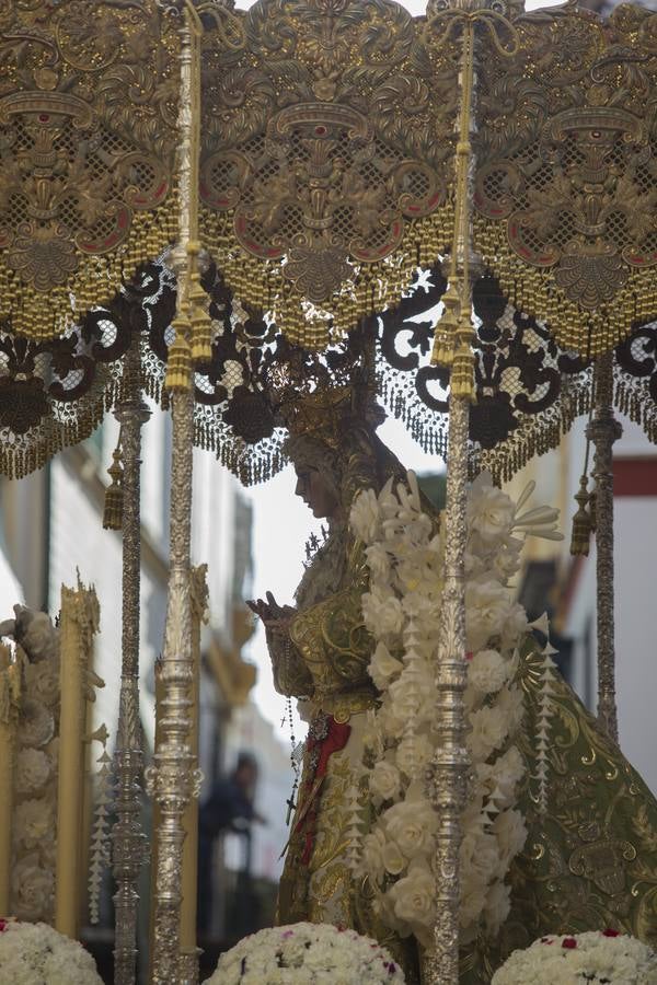 Las estampas de la Hermandad de La Macarena en la Madrugada