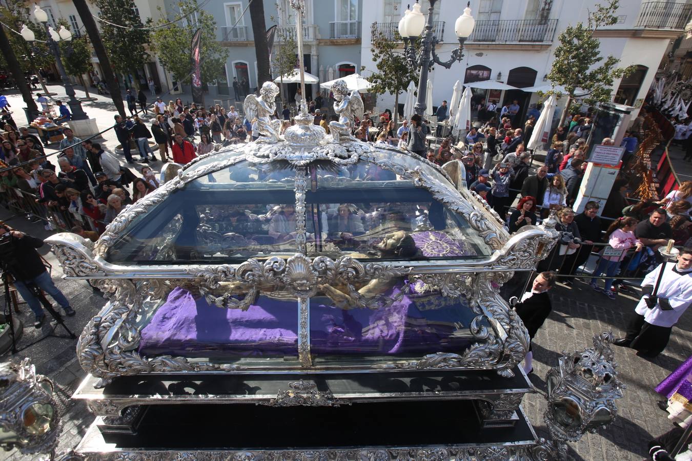 El Santo Entierro, en el Sábado Santo de Cádiz