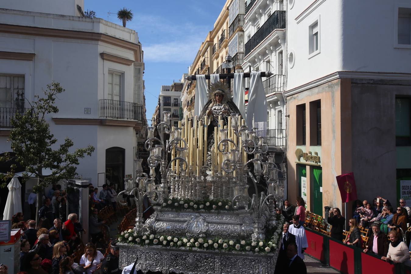 El Santo Entierro, en el Sábado Santo de Cádiz