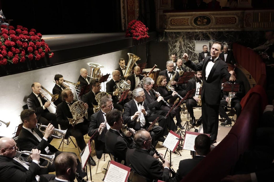 Ildefonso Falcones defiende el toro bravo en su pregón taurino