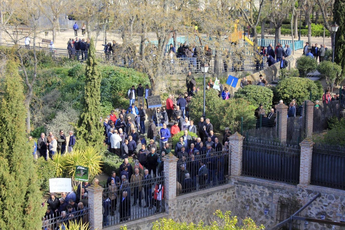 La protesta de los agricultores por la plaga de conejos, en imágenes