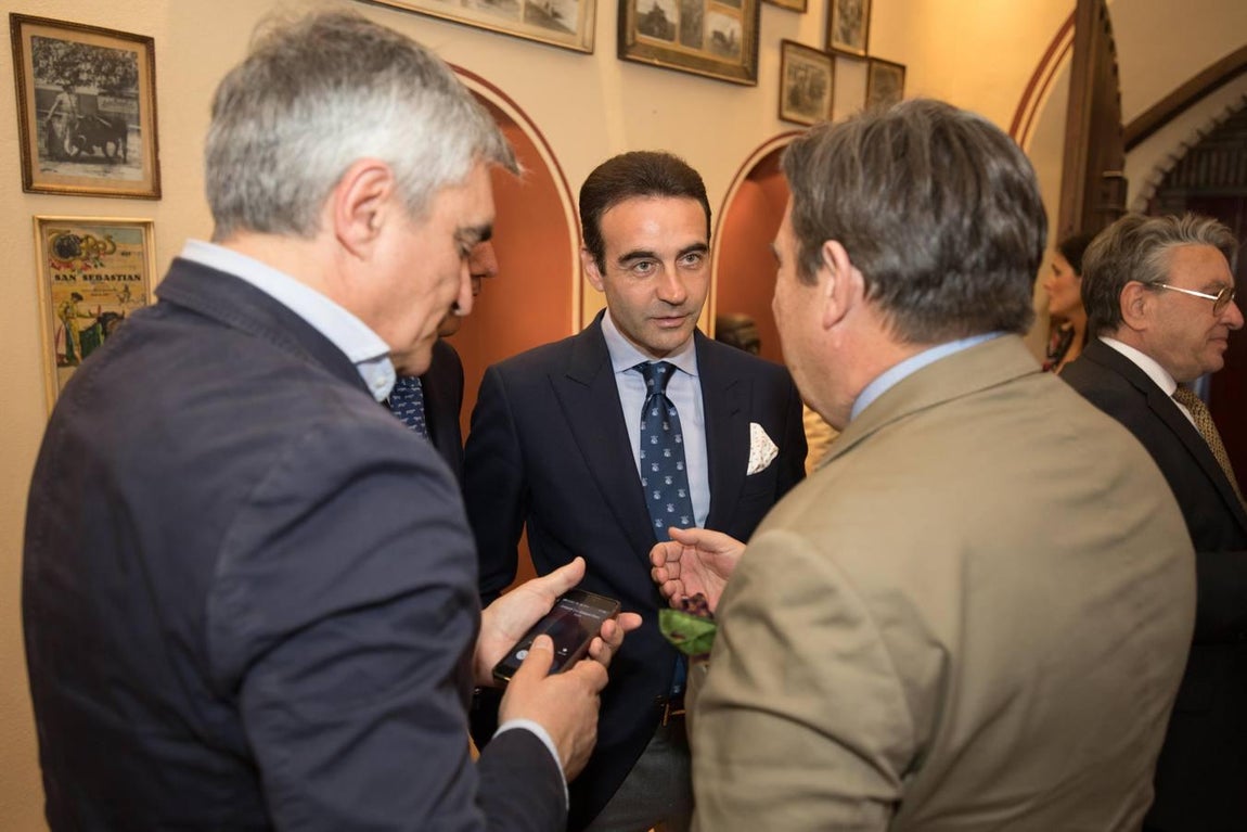 En imágenes, el homenaje a Enrique Ponce de la plaza de toros de Córdoba