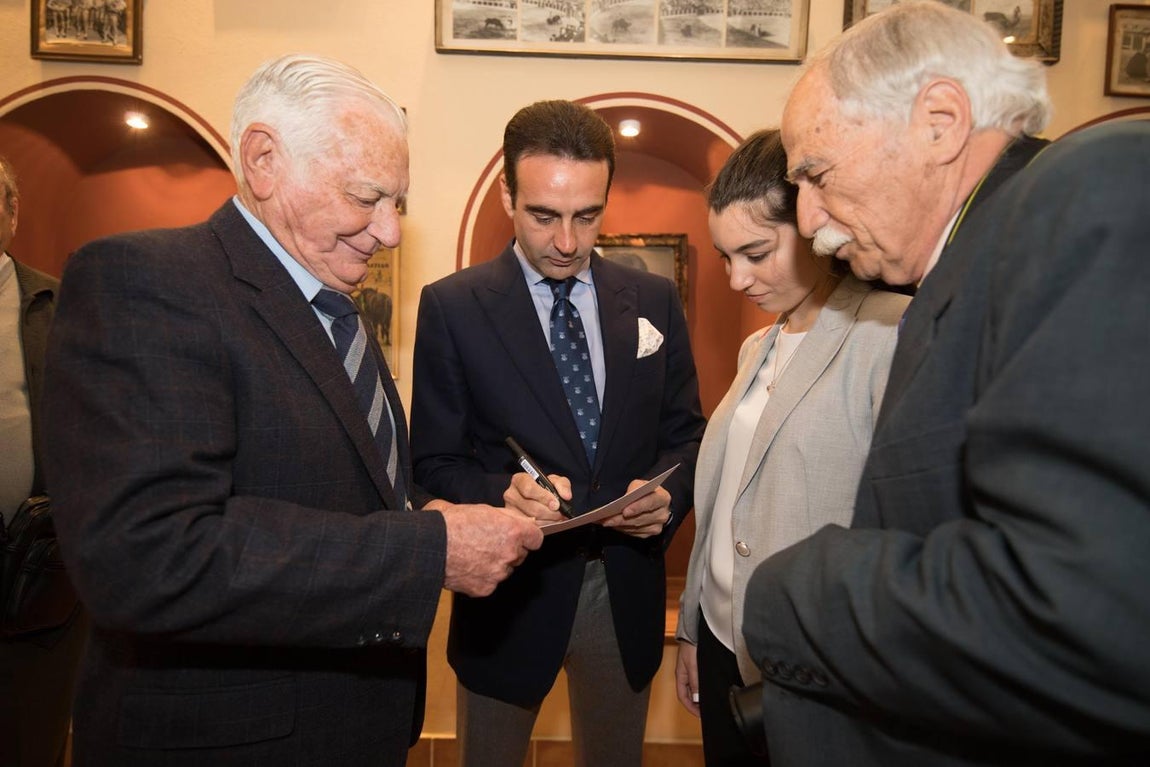 En imágenes, el homenaje a Enrique Ponce de la plaza de toros de Córdoba