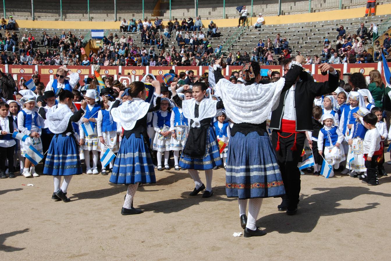 El cortejo infantil de Mondas, en imágenes