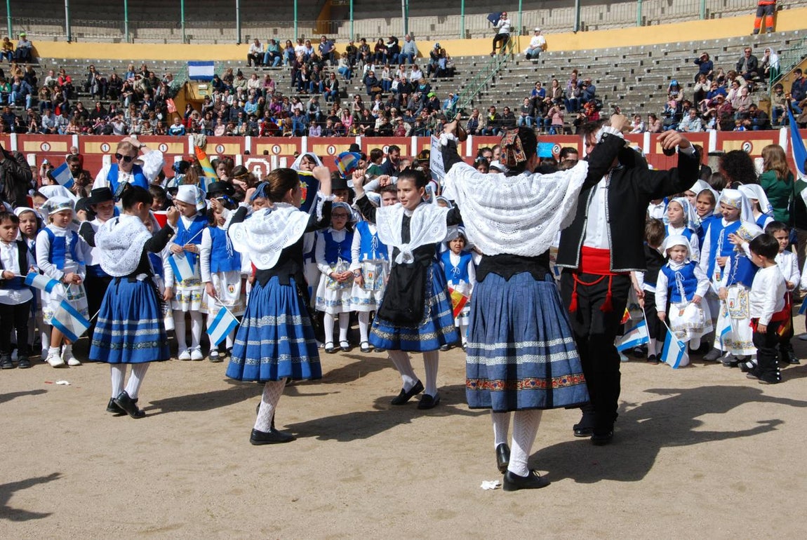 El cortejo infantil de Mondas, en imágenes