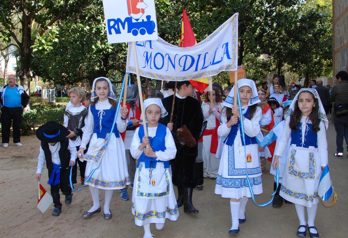 El cortejo infantil de Mondas, en imágenes