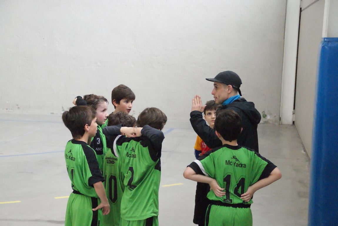 Las mejores imágenes del partido de fútsal benjamín mixto entre Fray Luis de León &quot;B&quot; y Jesús María &quot;C&quot;