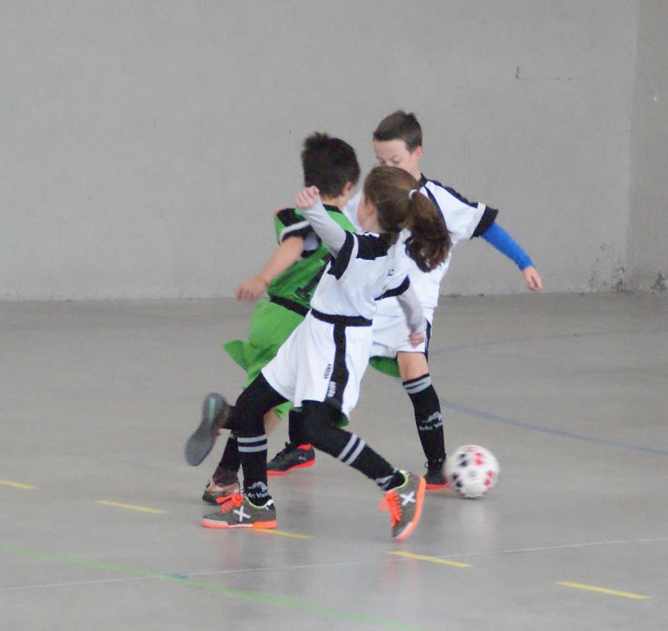 Las mejores imágenes del partido de fútsal benjamín mixto entre Fray Luis de León &quot;B&quot; y Jesús María &quot;C&quot;