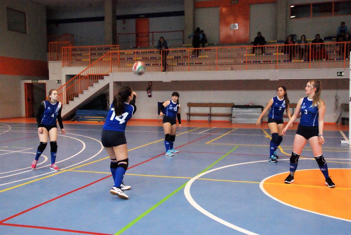 Las mejores imágenes del partido de voleibol juvenil femenino entre Santo Domingo Savio y Ntra. Sra. Consolación