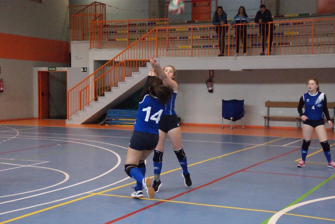 Las mejores imágenes del partido de voleibol juvenil femenino entre Santo Domingo Savio y Ntra. Sra. Consolación