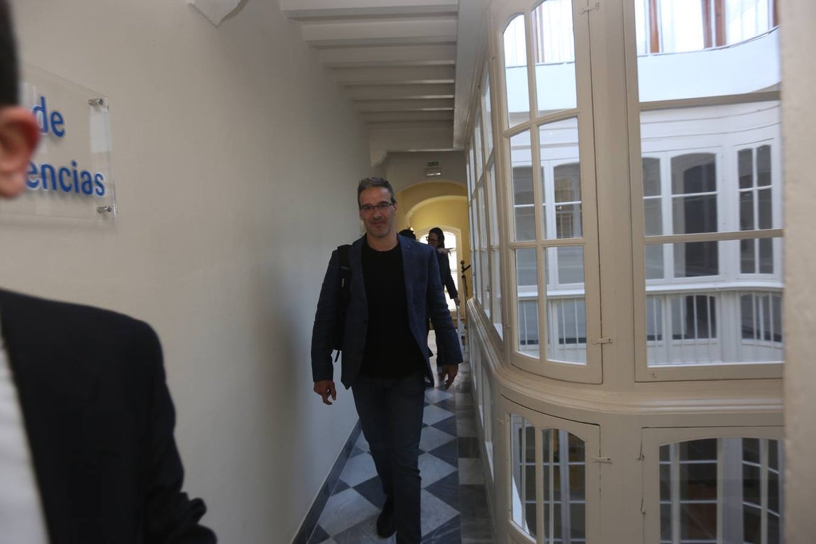 David Calle presenta en Cádiz &#039;¿Cuánto pesan las nubes?&#039;