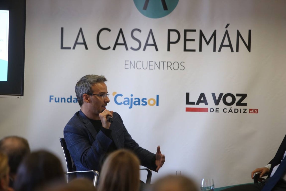 David Calle presenta en Cádiz &#039;¿Cuánto pesan las nubes?&#039;
