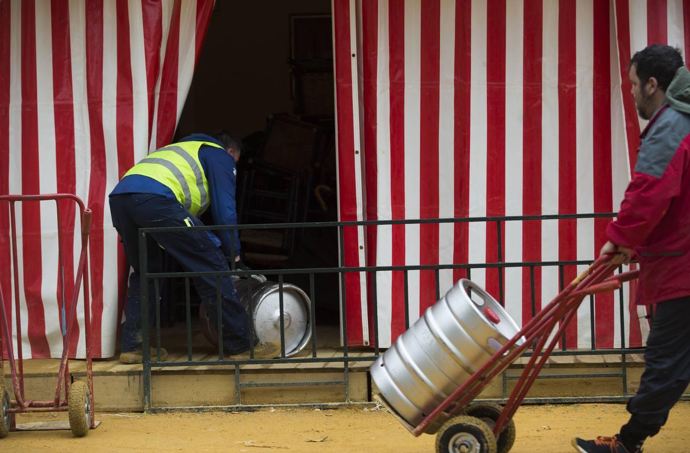 El real se prepara para la Feria de Abril de Sevilla 2018, en imágenes