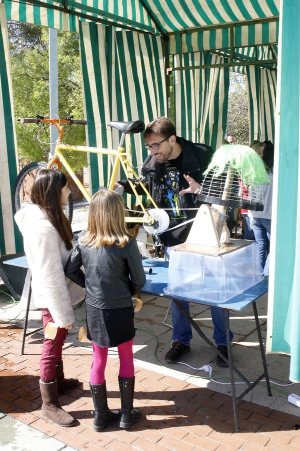 En imágenes, los experimentos del Paseo por la Ciencia en Córdoba