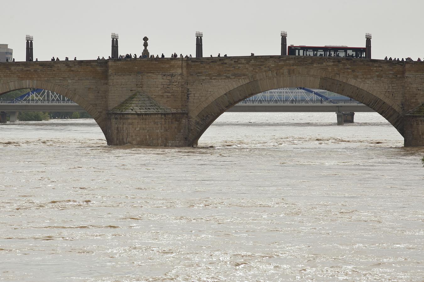 El caudal del Ebro alcanzó cotas rara vez vistas anteriormente. 