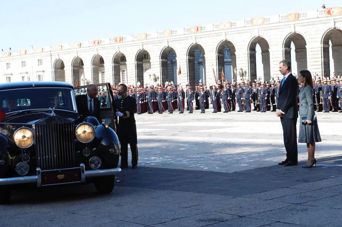 Los Reyes reciben al presidente del Portugal en el Palacio Real