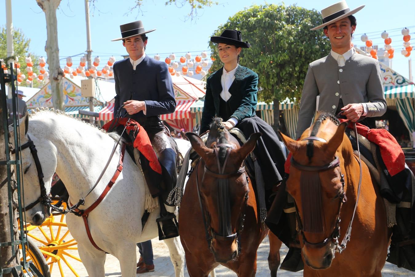 Un paseo por el real de la Feria de Sevilla: Un martes para el recuerdo