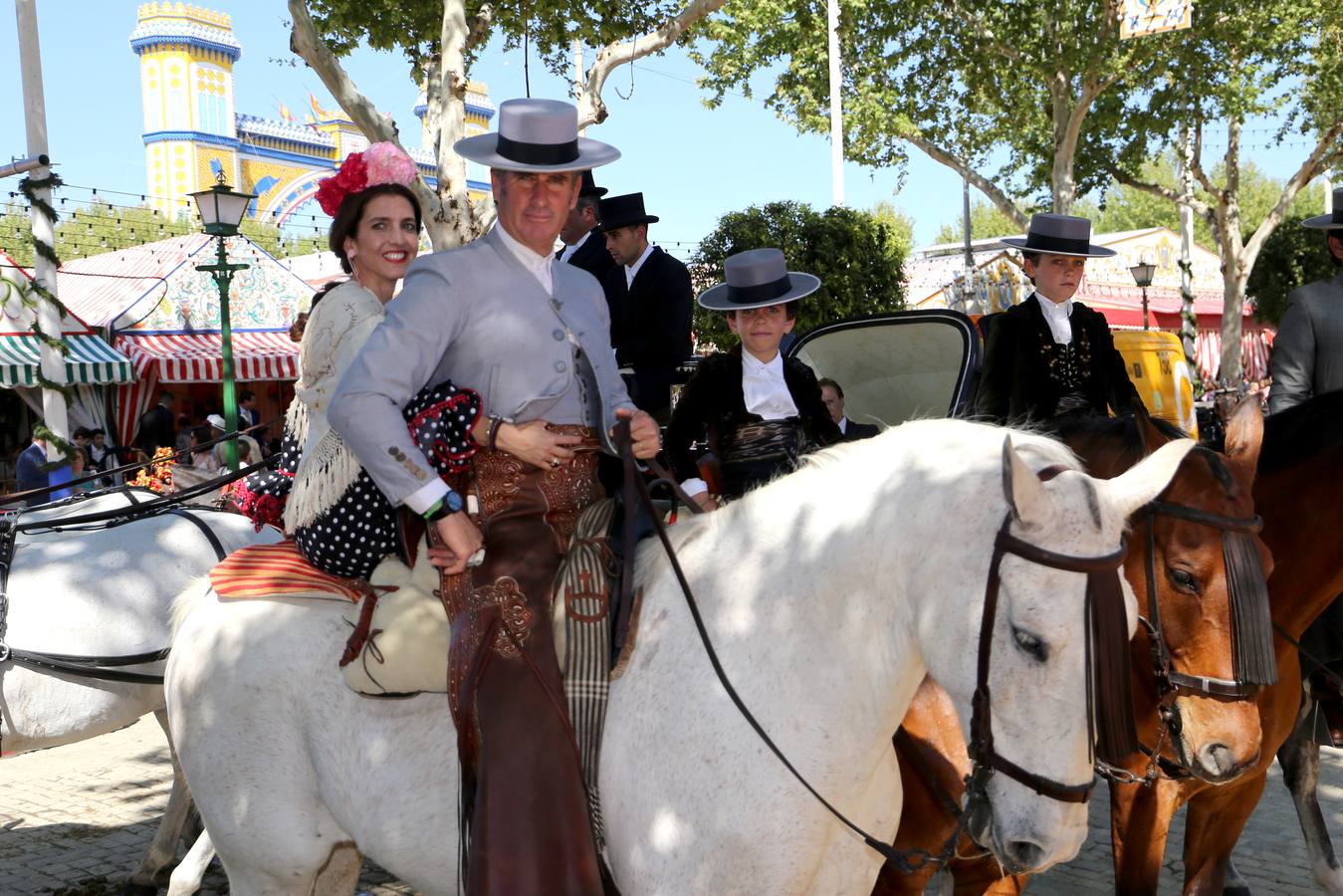 Un paseo por el real de la Feria de Sevilla: Un martes para el recuerdo