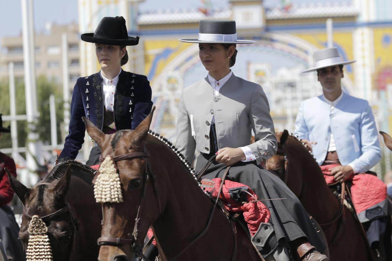 El calor aprieta el jueves de la Feria de Abril de Sevilla 2018