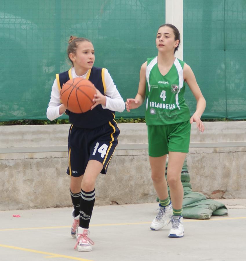 Las mejores imágenes del partido de baloncesto infantil femenino entre San Juan Evangelista y BVM Irlandesas