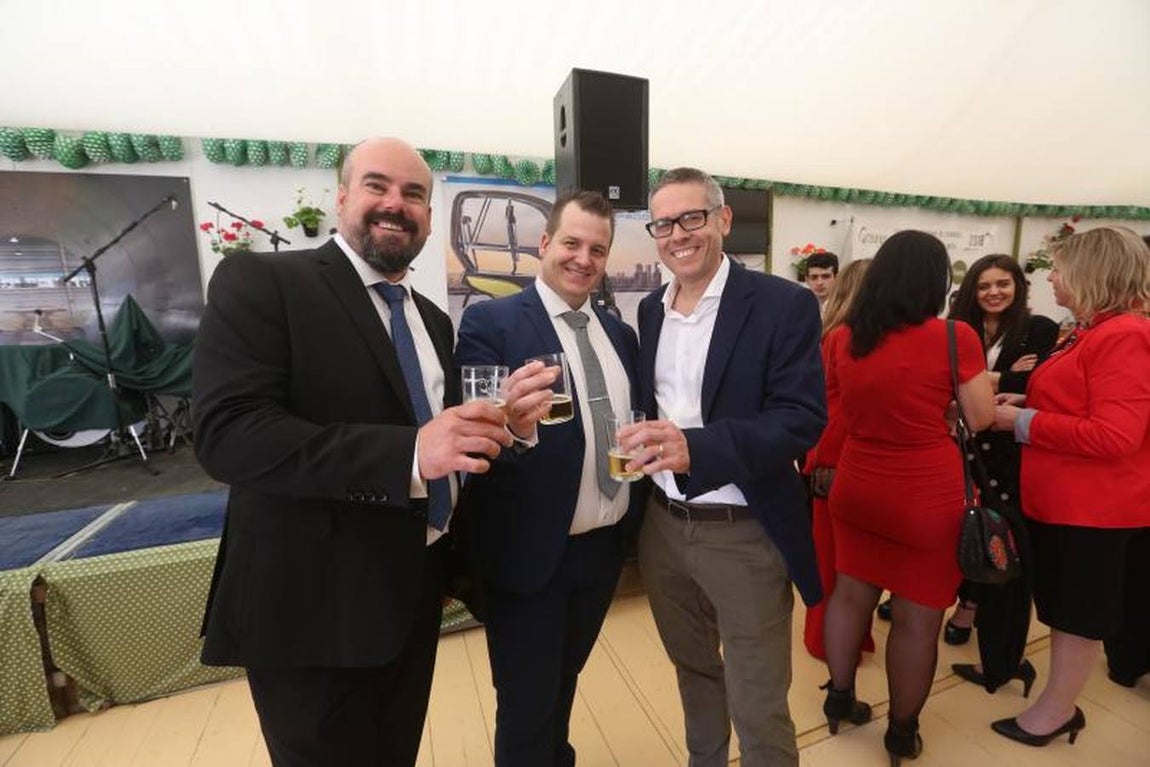 Ambiente en la caseta de Carbures en El Puerto