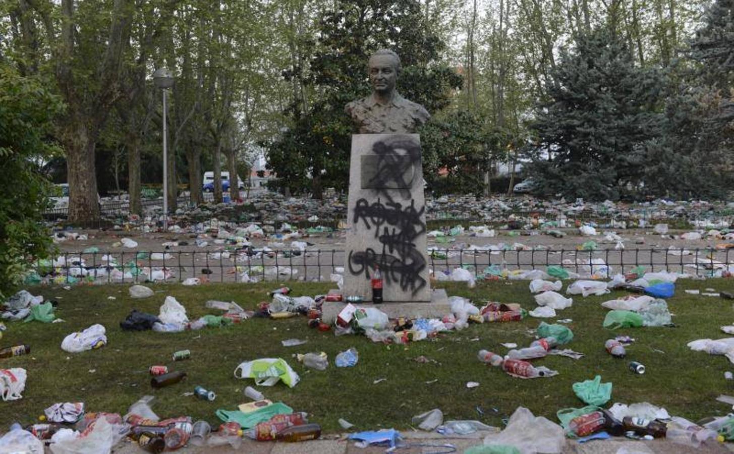 6. Estado en el que ha amanecido esta mañana el campus de la Complutense tras San Cemento