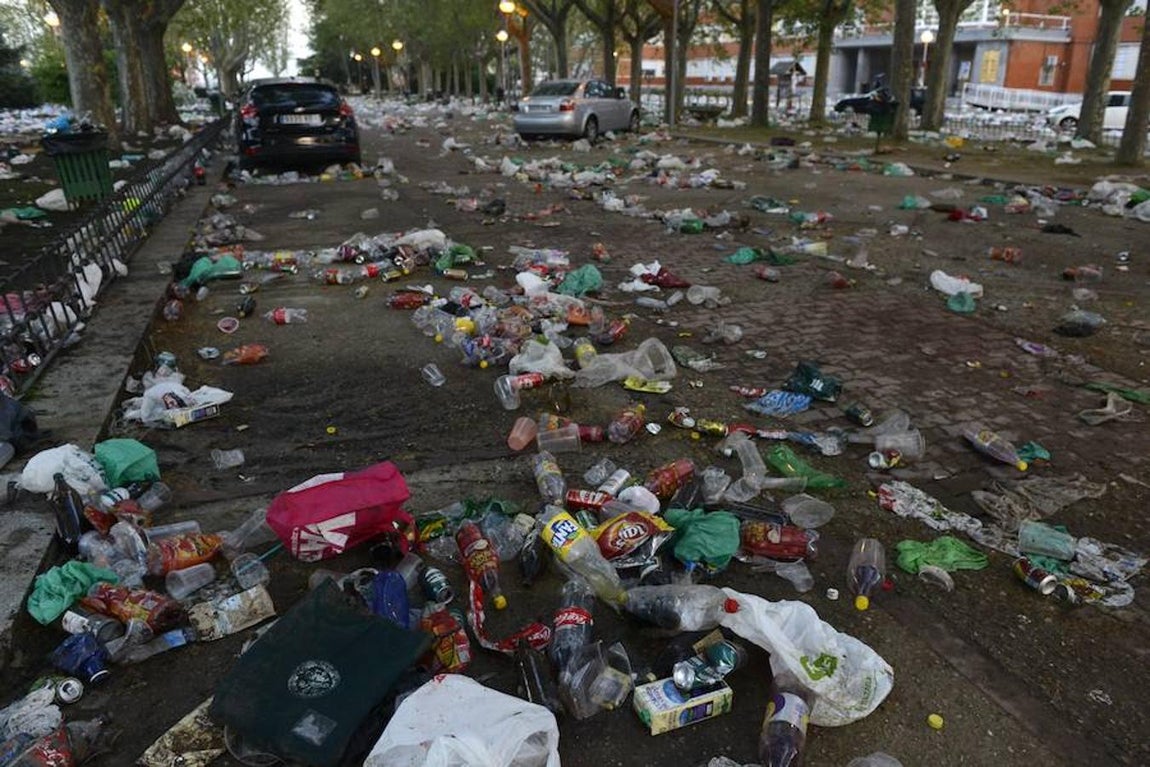 8. Estado en el que ha amanecido esta mañana el campus de la Complutense tras San Cemento