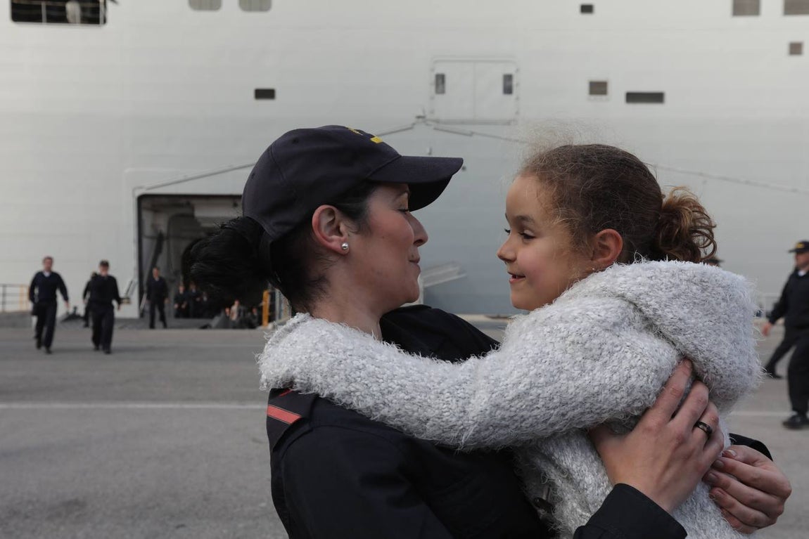 Fotos: Despedida al &#039;Juan Carlos I&#039; en la Base Naval de Rota