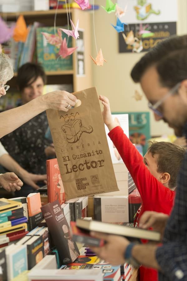 Éxito de público en la Feria del Libro de Sevilla 2018