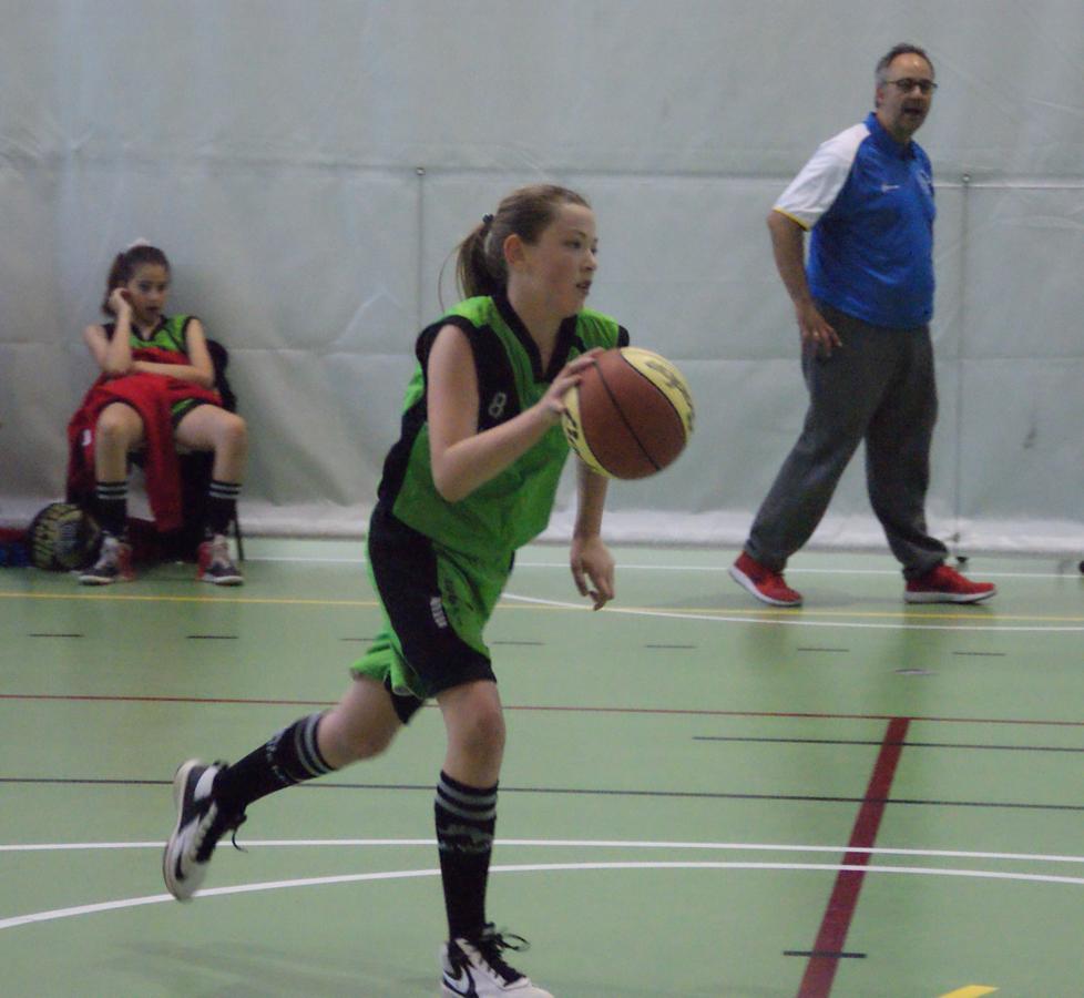 Las mejores imágenes del partido de baloncesto alevín masculino entre Ntra. Sra. Recuerdo y Sagrada Familia Jorge Juan