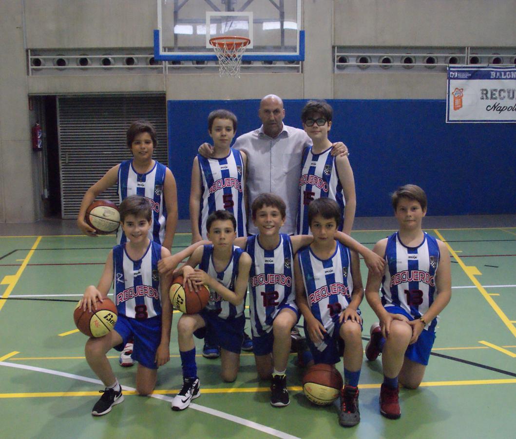 Las mejores imágenes del partido de baloncesto alevín masculino entre Ntra. Sra. Recuerdo y Sagrada Familia Jorge Juan