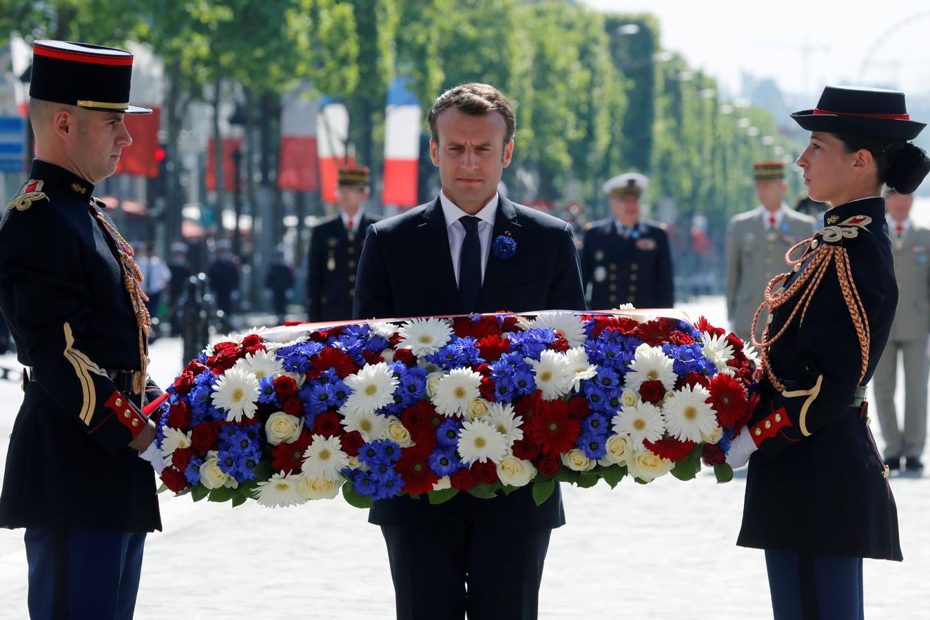 Macron conmemora el final de la Segunda Guerra Mundial en París