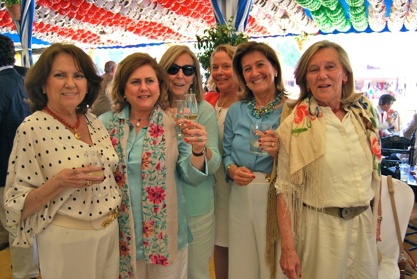 Encarnusa Torres, Marian Herrainz, Asunta de la Cuadra, Mercedes Güiza, Chiqui de Ysasi y Covadonga del Villar