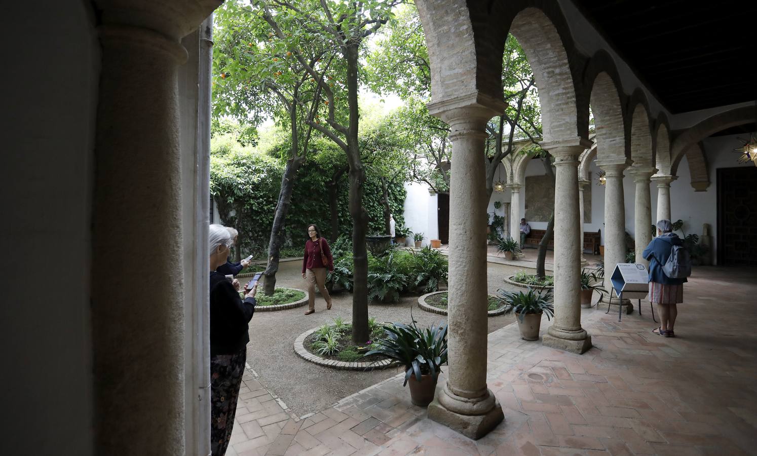 Los patios del Palacio de Viana de Córdoba, en imágenes